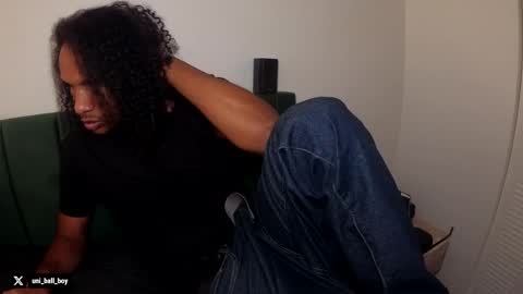 Snapshot of uniballboy chatting on 03.09.26 Uni Ball online show from 03.09.26