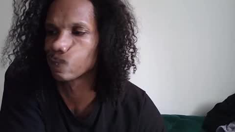 Snapshot of uniballboy chatting on 03.25.26 Uni Ball online show from 03.25.26