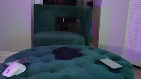 Snapshot of uniballboy chatting on 03.30.26 Uni Ball online show from 03.30.26