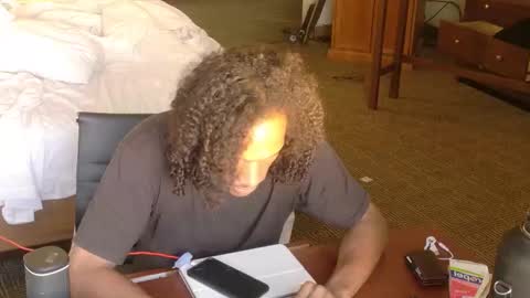 Snapshot of uniballboy chatting on 04.15.26 Uni Ball online show from 04.15.26