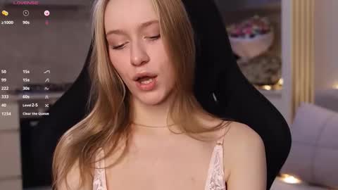 Snapshot of unnabella chatting on 11.26.25 UnnaBella online show from 11.26.25