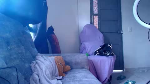 Snapshot of unu_nai chatting on 11.16.25 new INSTA online show from 11.16.25