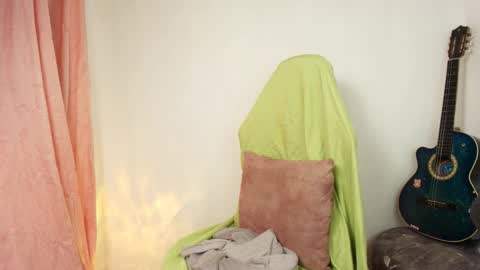 Snapshot of unu_nai chatting on 02.12.26 new INSTA online show from 02.12.26