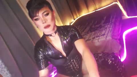 MISS ANNA online show from 12.02.25