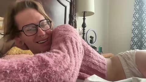 Snapshot of ur_goddess_daylee chatting on 11.22.25 Goddess online show from 11.22.25