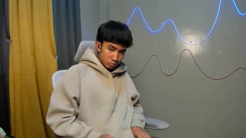 Snapshot of ur_hottestjonny chatting on 05.11.26 jonny online show from 05.11.26