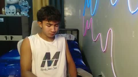 Snapshot of ur_hottestjonny chatting on 06.13.26 jonny online show from 06.13.26