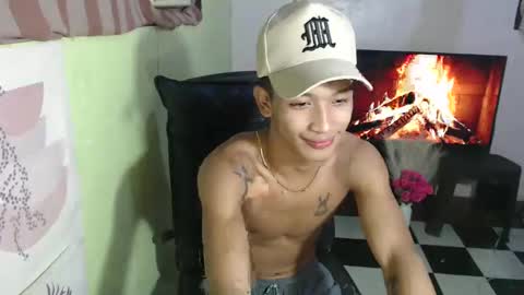 Snapshot of ur_raffy chatting on 02.21.25 ur_raffy online show from 02.21.25