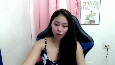 ur_small_girl online show from 11.28.25