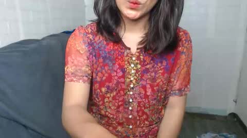 Snapshot of urasian_dreamgirl69 chatting on 11.12.25 bela online show from 11.12.25