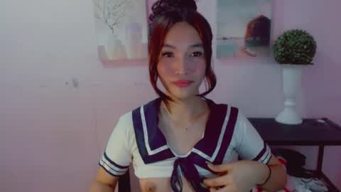 Snapshot of urblossom_princess chatting on 06.27.26 urblossom_princess online show from 06.27.26