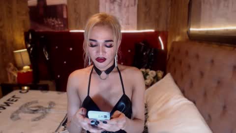 Snapshot of urcumgirlasiants chatting on 01.07.25 KENDALL online show from 01.07.25