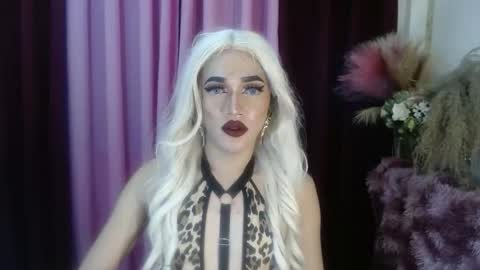 Snapshot of urcumgirlasiants chatting on 09.15.25 KENDALL online show from 09.15.25