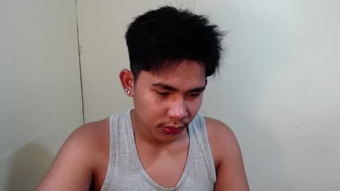 Snapshot of urcutie_asianboy chatting on 10.02.25 KEN online show from 10.02.25