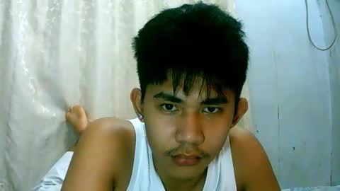 Snapshot of urcutie_asianboy chatting on 12.05.25 KEN online show from 12.05.25