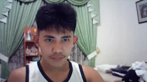 Snapshot of urcutie_asianboy chatting on 12.14.25 KEN online show from 12.14.25