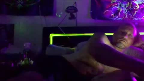urdaddy875867 online show from 05.13.26