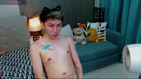 Snapshot of urdeityoflove_ chatting on 11.14.25 rose and khristine online show from 11.14.25