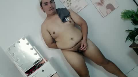 Snapshot of ure_fattytoy143 chatting on 06.05.26 ure_fattytoy143 online show from 06.05.26