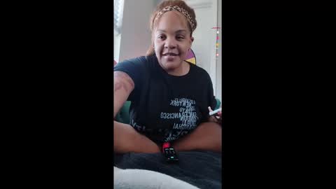 Snapshot of urfaveriri chatting on 09.09.25 urfaveriri online show from 09.09.25