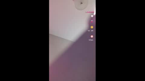 Snapshot of urfaveriri chatting on 09.25.25 urfaveriri online show from 09.25.25