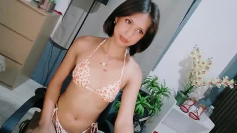 Snapshot of urfavouriteaddiction chatting on 04.14.26 Rianne online show from 04.14.26