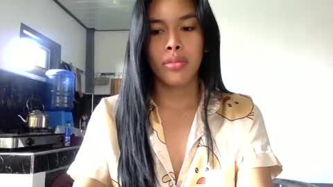 Snapshot of urfavouriteobsession chatting on 02.03.25 Angela Cullens online show from 02.03.25