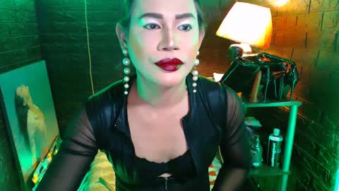 queen norelle online show from 03.06.25