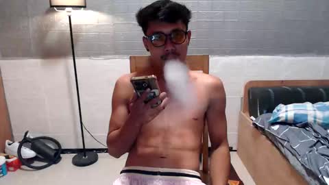 urhot_frank online show from 01.08.26