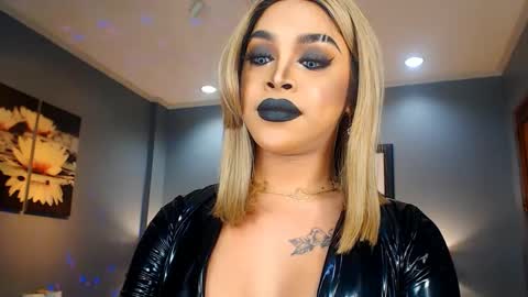 UrMajestyTyra online show from 02.04.25