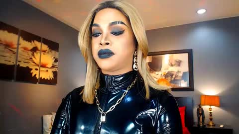 UrMajestyTyra online show from 02.12.25