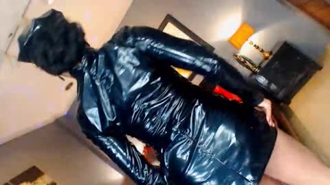 UrMajestyTyra online show from 11.12.25