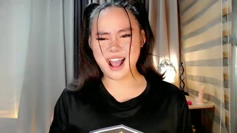 Snapshot of urnaughty_ceciliaxxx chatting on 10.27.25 cecilia online show from 10.27.25