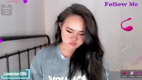 Snapshot of urnaughty_ceciliaxxx chatting on 11.27.25 cecilia online show from 11.27.25