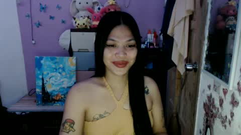 Snapshot of urpreciouspinayxxx chatting on 06.21.26 hi im kim online show from 06.21.26
