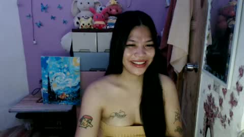 Snapshot of urpreciouspinayxxx chatting on 06.25.26 hi im kim online show from 06.25.26