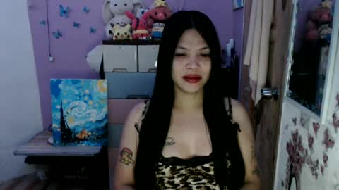 Snapshot of urpreciouspinayxxx chatting on 06.25.26 hi im kim online show from 06.25.26