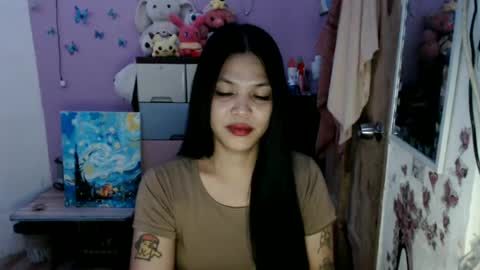 Snapshot of urpreciouspinayxxx chatting on 06.26.26 hi im kim online show from 06.26.26