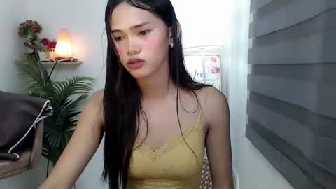 Snapshot of ursandra_xx chatting on 11.21.25 ursandra_xx online show from 11.21.25
