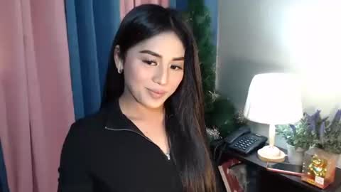 Snapshot of urseductive_calixx chatting on 11.02.25 JUST CALL ME CALI online show from 11.02.25