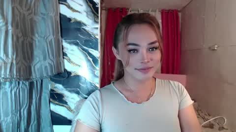 Snapshot of ursexy_debra chatting on 12.21.24 TYRA online show from 12.21.24