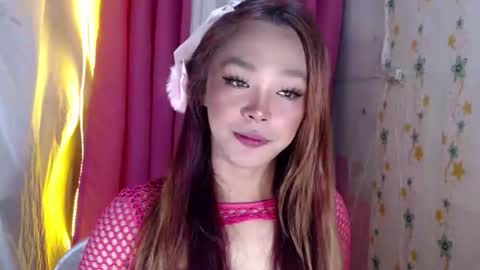 Snapshot of ursexy_debra chatting on 09.16.25 TYRA online show from 09.16.25