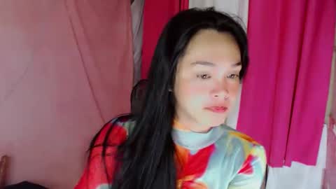 Snapshot of ursexy_debra chatting on 11.11.25 TYRA online show from 11.11.25