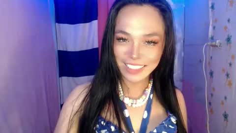 Snapshot of ursexy_debra chatting on 05.04.26 TYRA online show from 05.04.26