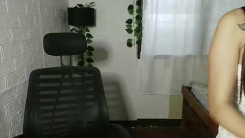 ursexyslut19 online show from 04.27.26