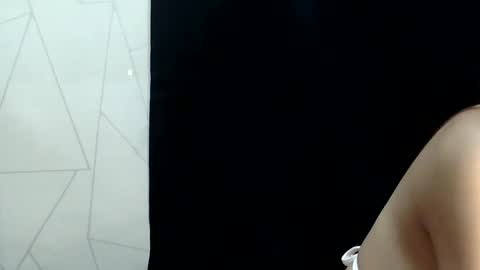 Snapshot of urskinny_girl chatting on 01.29.25 Jane online show from 01.29.25