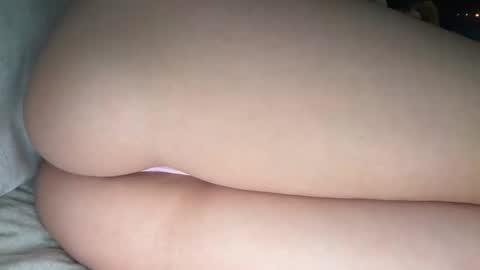 Snapshot of usedingoodcondition chatting on 09.26.25 Lily online show from 09.26.25