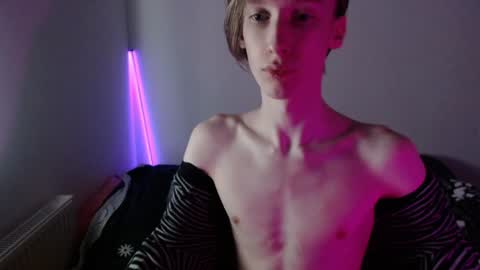 Snapshot of usuck364662 chatting on 01.19.25 Excuse me online show from 01.19.25