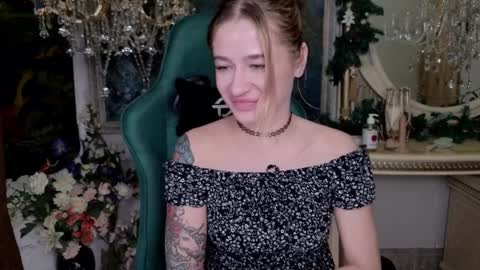 Leila online show from 01.17.25