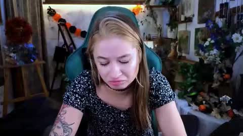 Leila online show from 11.15.25